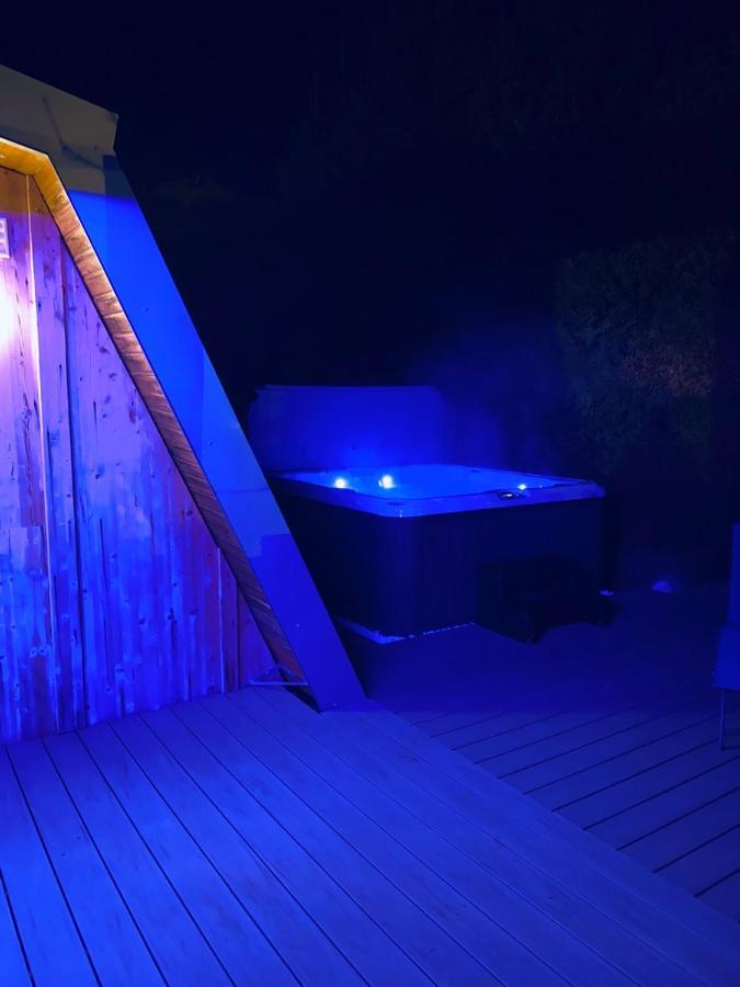 Au-Doux-Altic Chalet Romantique Avec Jacuzzi Et Sauna เมตาบิเย ภายนอก รูปภาพ