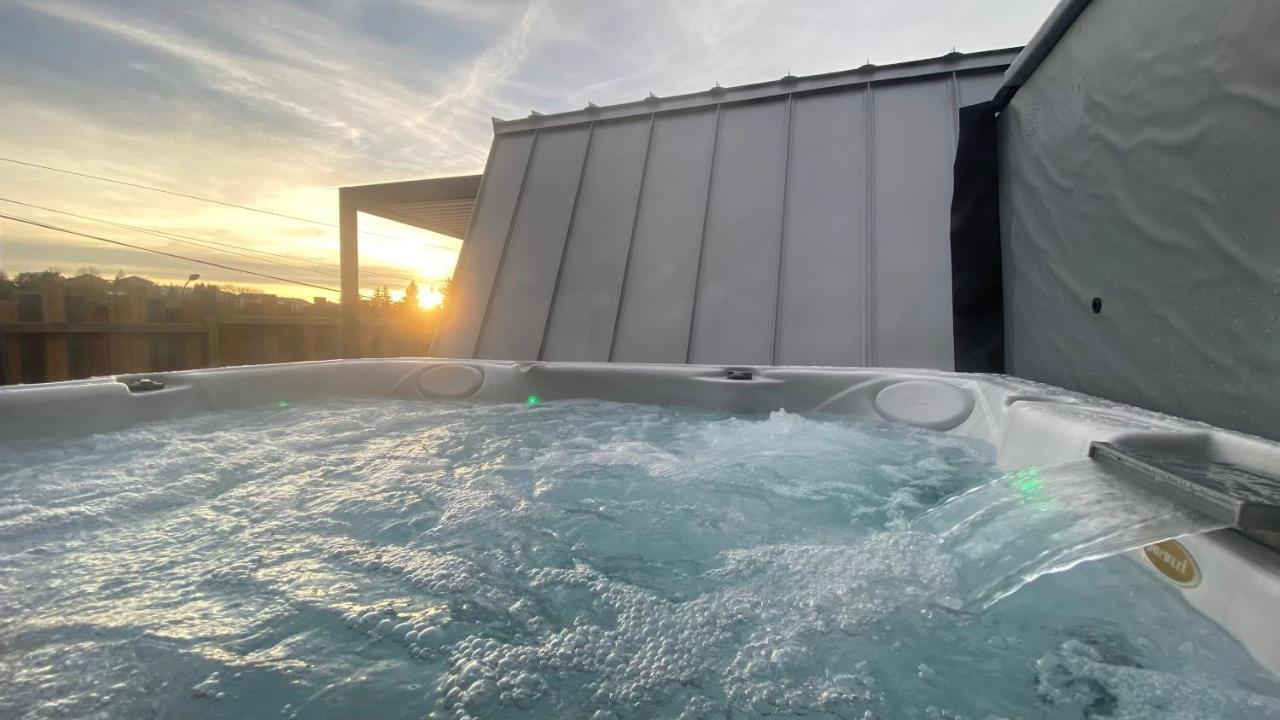 Au-Doux-Altic Chalet Romantique Avec Jacuzzi Et Sauna เมตาบิเย ภายนอก รูปภาพ